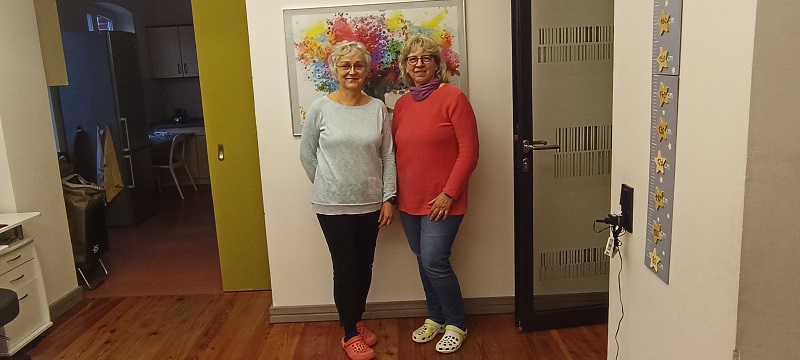 tl_files/Schulhomepage2526/Frau schroeder hintergrund baum.jpg tl_files/Schulhomepage2526/Frau schroeder hintergrund baum.jpg