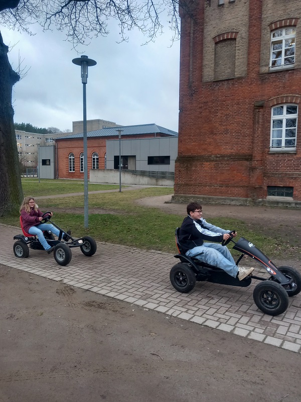 tl_files/Schulhomepage2526/Marie Fiete Gokart fertig.jpg